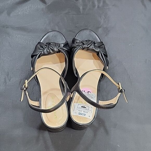 BRAND NEW BANDOLINO BLOCK HEEL ADJUSTABLE BUCKLE ANKLE STRAP SANDAL - Picture 5 of 14